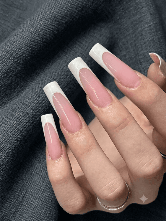 Iconic nails 